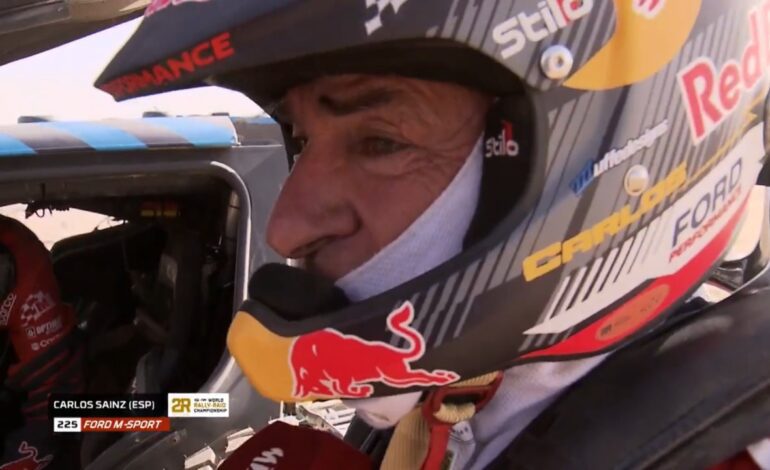 Carlos Sainz, sancionado por la FIA en el Dakar