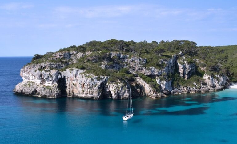 Aparecen los cadáveres de dos hombres en una playa de Formentera