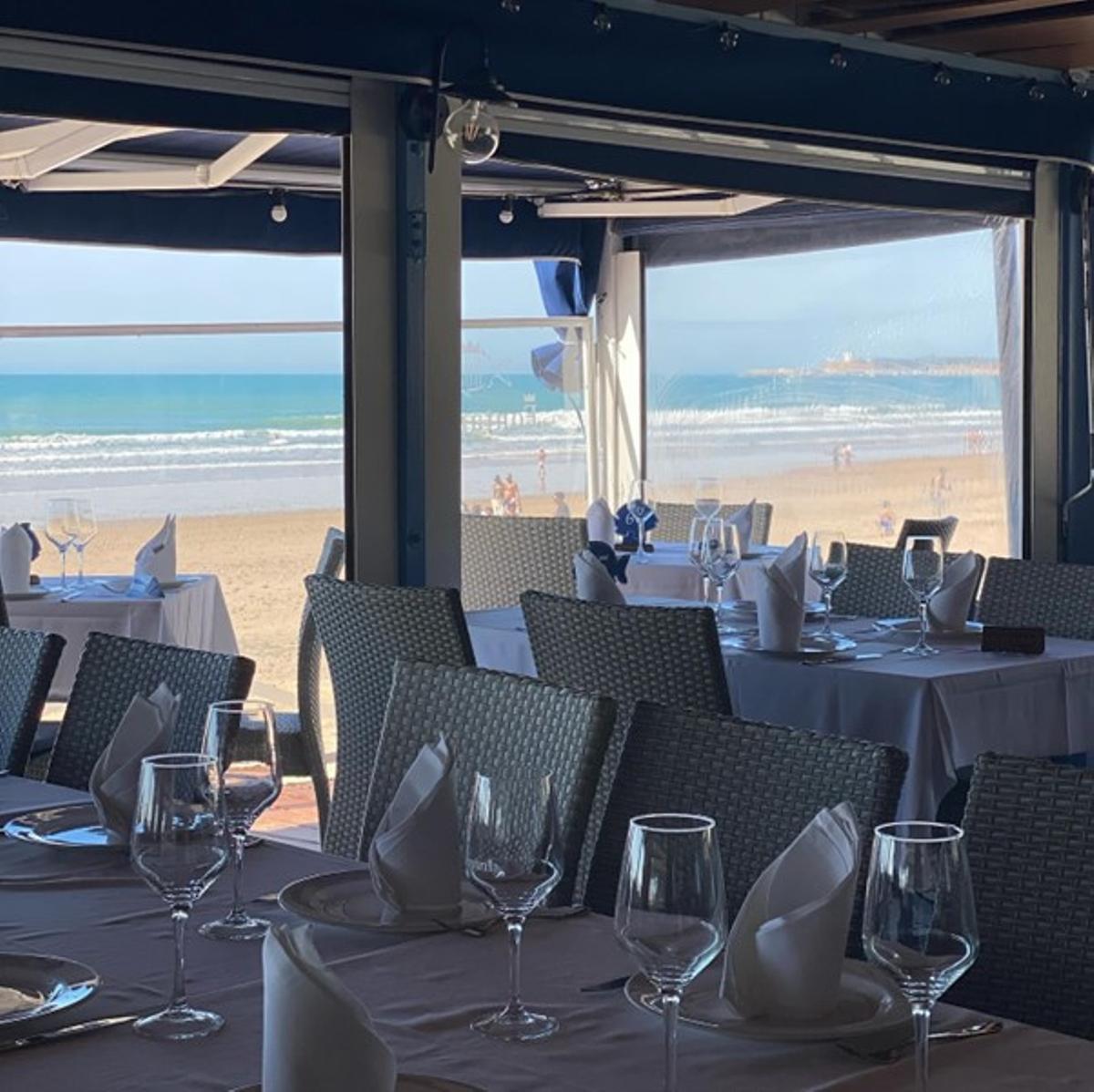 Las vistas a la kilométrica playa de Conil desde La Fontanilla