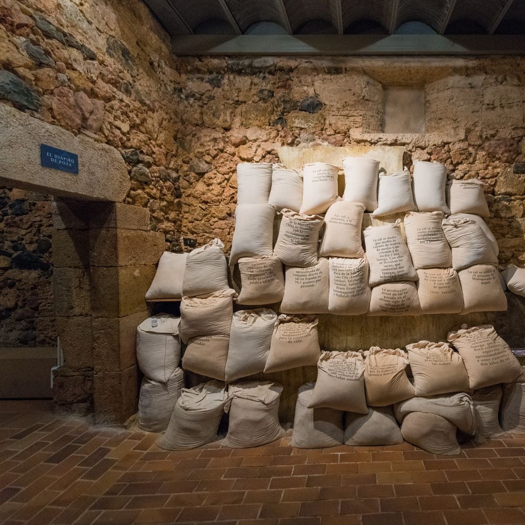 Casa Administración de Reales Salinas, centro de interpretación de la sal, en Poza de la Sal, Burgos