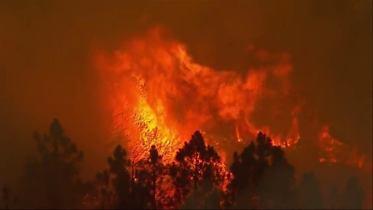 Los apocalípticos incendios reducen a cenizas las zonas más exclusivas de Los Ángeles y dejan ya once muertos