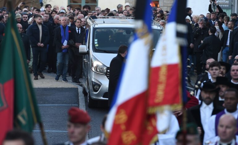 Jean-Marie Le Pen, enterrado en la intimidad y con un fuerte despliegue policial