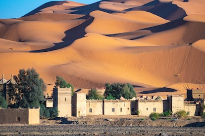 Las dunas del desierto de Erg Chebbi junto a la localidad de Merzouga (Marruecos).