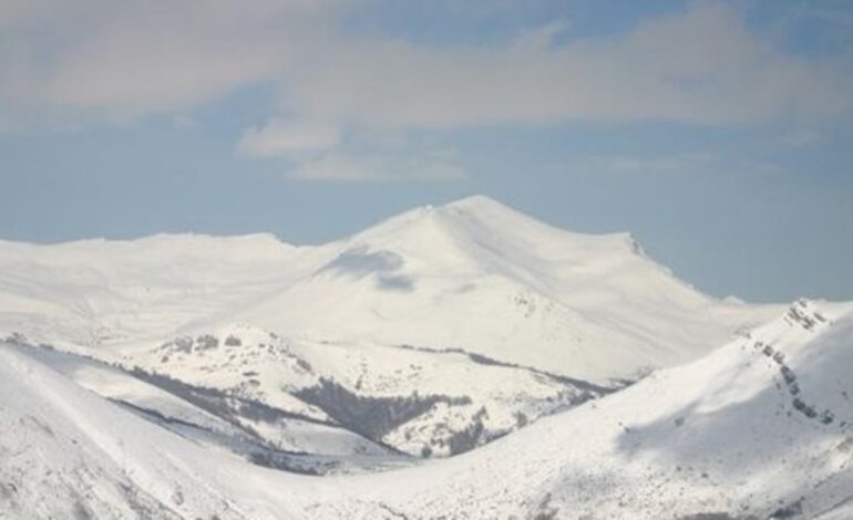 Muere un montañero de 44 años al despeñarse en los Picos de Europa