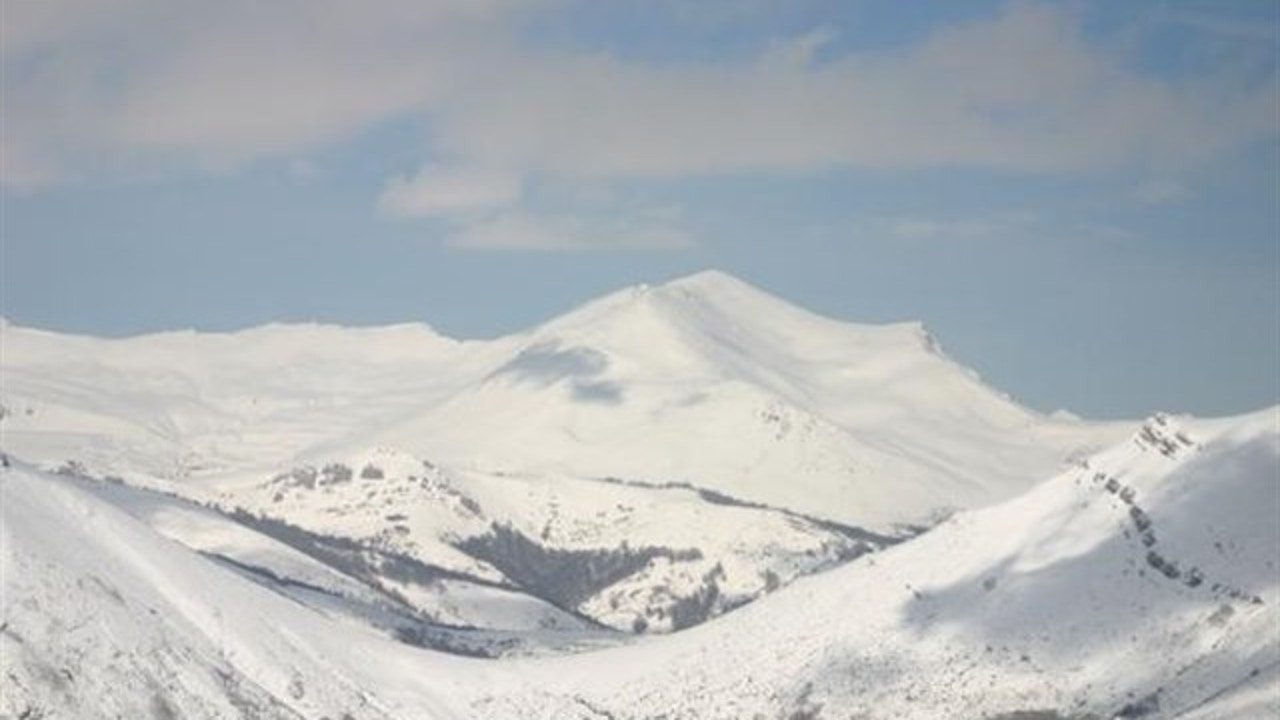 Muere un montañero de 44 años al despeñarse en los Picos de Europa