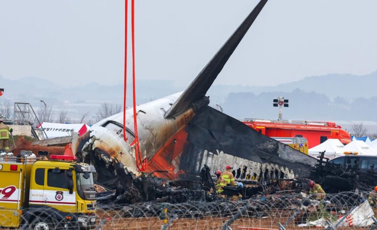 Corea del Sur modificará estructuras en sus aeropuertos tras el accidente de Jeju Air