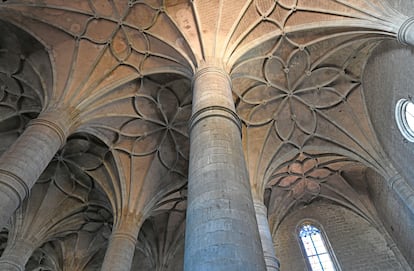 El interior de la Colegiata de Santa María del Mercado, en la localidad de Soria, Berlanga de Duero.