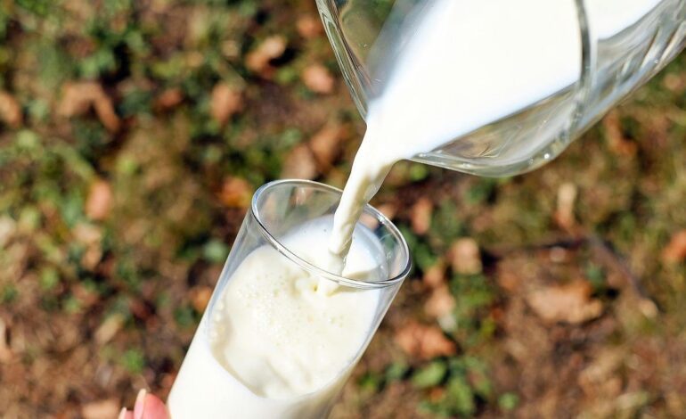 El consumo diario de un vaso de leche podría reducir el riesgo de padecer cáncer de colon, según un estudio de Oxford