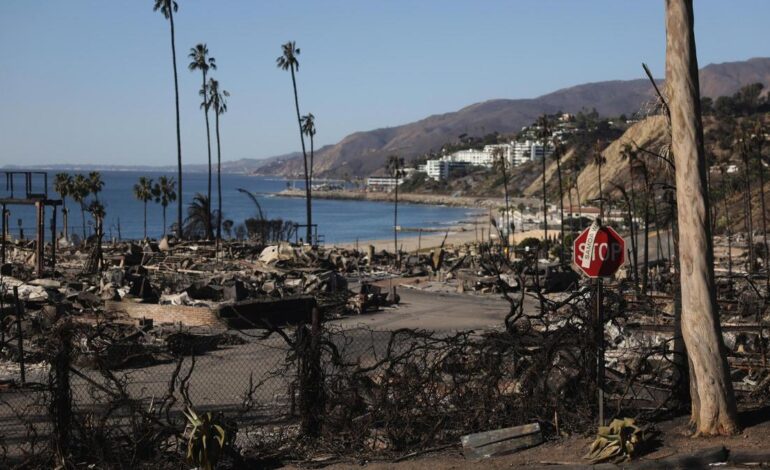 Los fuertes vientos ponen de nuevo en jaque a Los Ángeles ante el peligro de más incendios