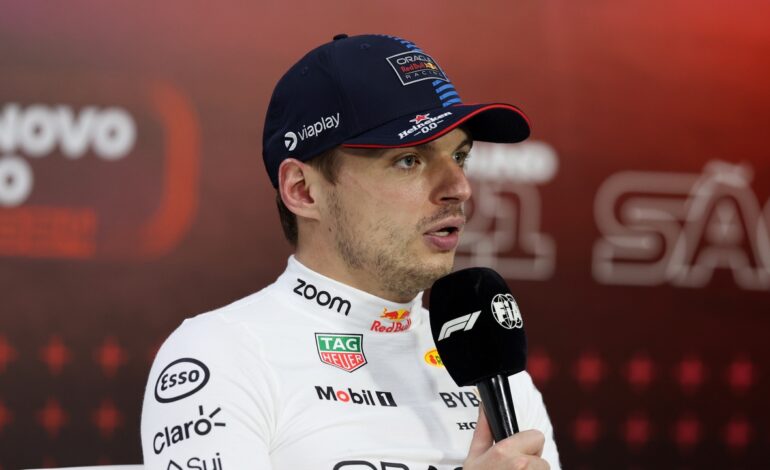 «fuentes de confianza» afirman que Aston Martin negocia con Verstappen