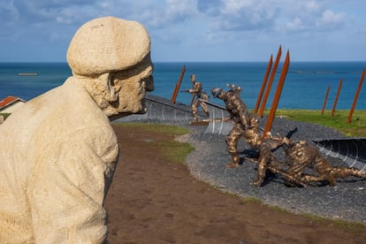 Estatuas del Museo del Desembarco de Arromanches.