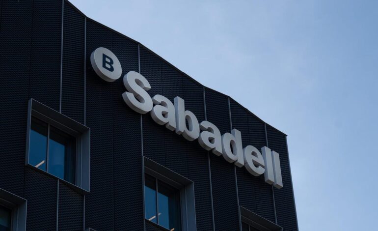 Sabadell retornará su sede fiscal a Cataluña siete años después del ‘procés’ y en plena OPA de BBVA