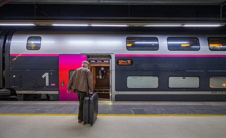 Ouigo aumentará las frecuencias entre Barcelona y París mientras Francia sigue sin autorizar la llegada del AVE de Renfe a la capital francesa