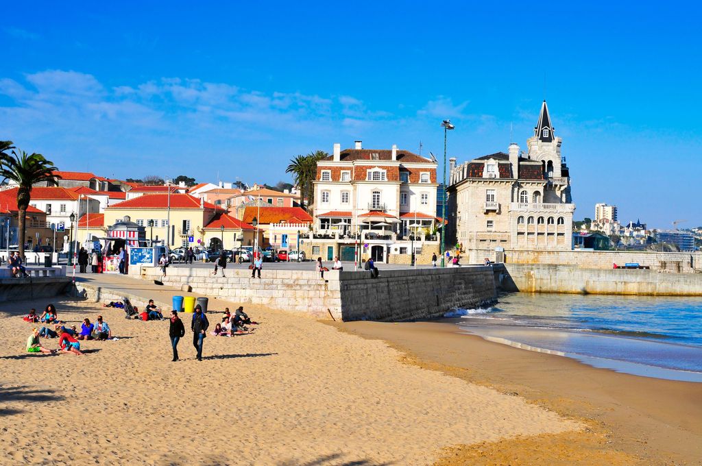 Praia do Peixe y Passeio Dom Luís I en Cascais, Portugal