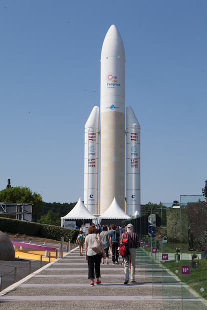 El cohete Ariane 5 en la Cité de l'Espace a las afueras de Toulouse.