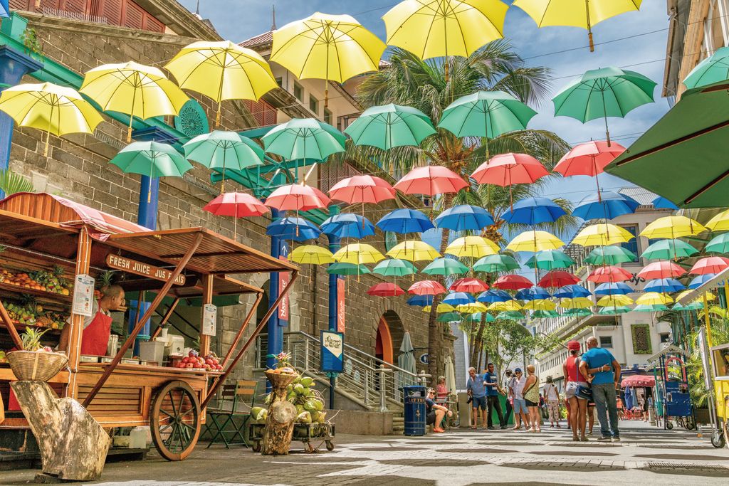 La popular ‘Calle de los Paraguas’, en Le Caudan Waterfront