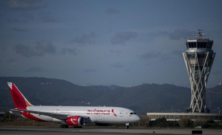 AEROPUERTO BARCELONA EL PRAT | La cifra de los 55 millones de pasajeros de El Prat que tensa el debate de la ampliación del aeropuerto