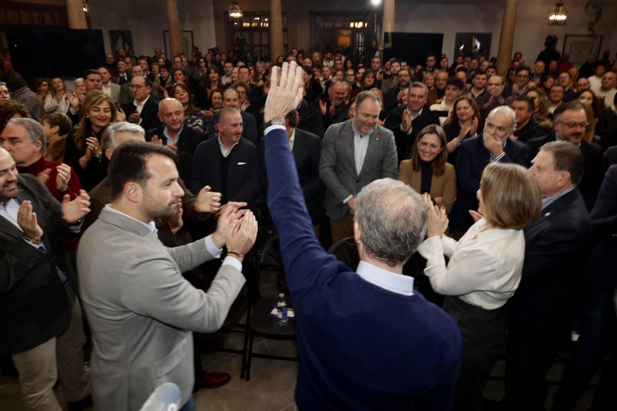 Feijóo clausura junto a Álvaro Queipo en Oviedo el acto de presentación de la 'Declaración de Asturias'