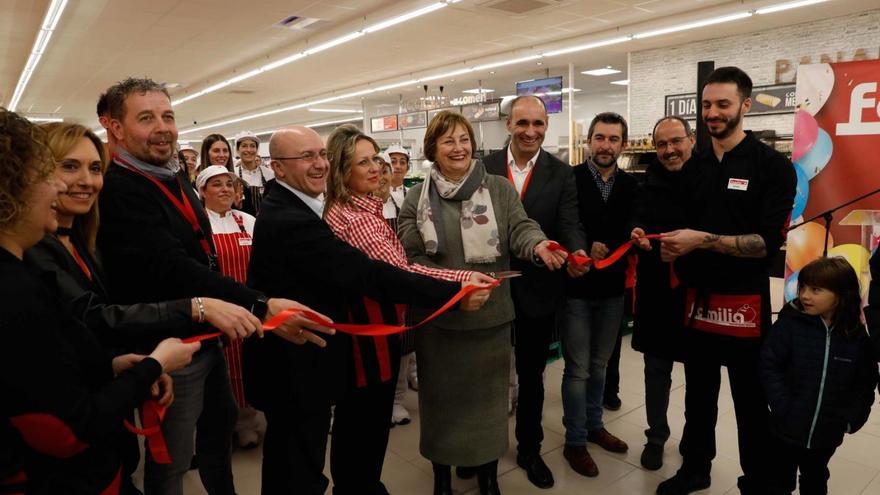 Familia inaugura su tercer supermercado en la ciudad