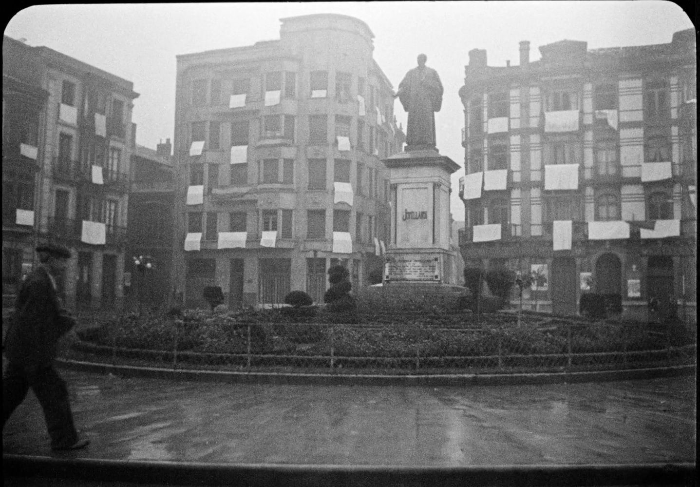 La entrada en Gijón de las tropas nacionales. 27 de octubre de 1937