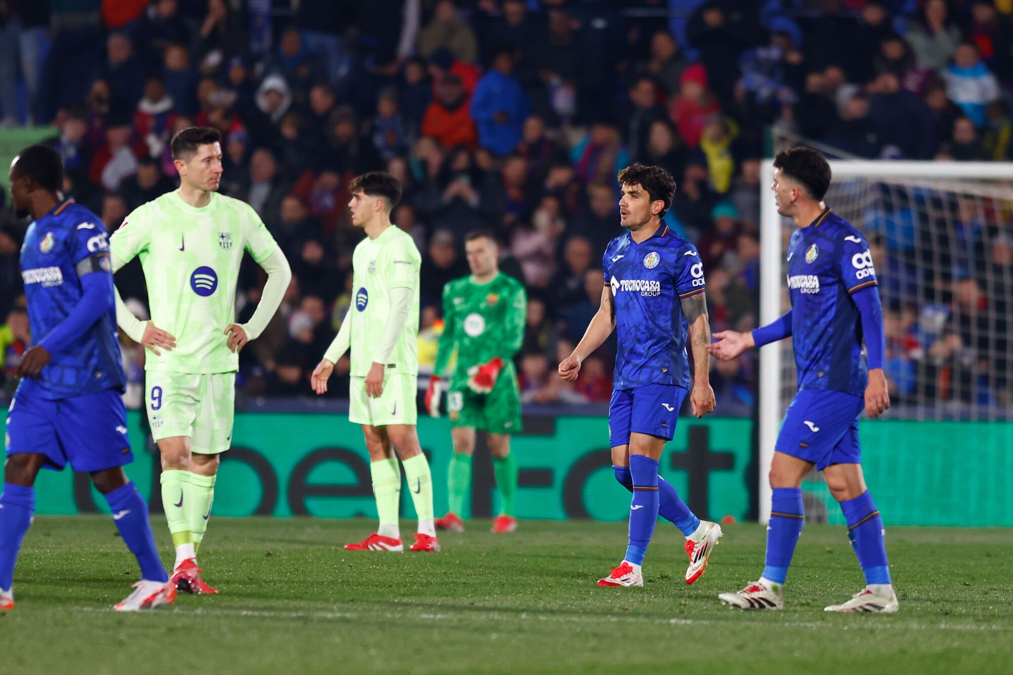 Mauro Arambarri del Getafe CF celebra un gol durante el partido de fútbol de la Liga española, LaLiga EA Sports, disputado entre el Getafe CF y el FC Barcelona en el estadio Coliseum de Getafe el 18 de enero de 2025, en Madrid, España. AFP7 18/01/2025 SÓLO PARA USO EN ESPAÑA. Dennis Agyeman / AFP7 / Europa Press;2025;ESPAÑA;DEPORTE;ZSPORT;FÚTBOL;ZSOCCER;Getafe CF v FC Barcelona - LaLiga EA Sports;