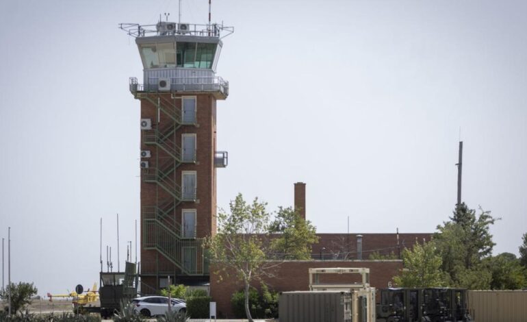 La Base Aérea de Zaragoza recibió dos vuelos con migrantes llegados de Canarias esta Navidad