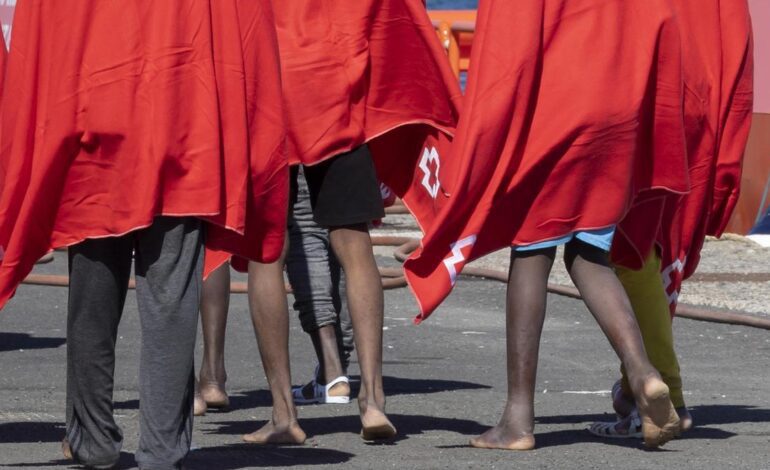 Rescatado un cayuco con 62 inmigrantes al suroeste de Gran Canaria