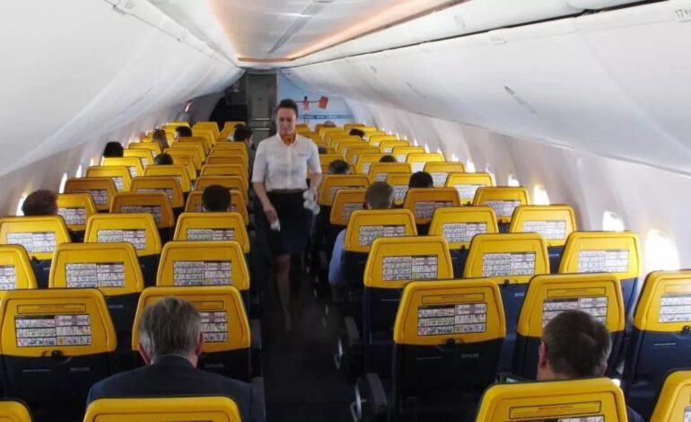 Ryanair elimina 12 rutas y 800.000 asientos para este verano en España por las «tasas excesivas» de Aena