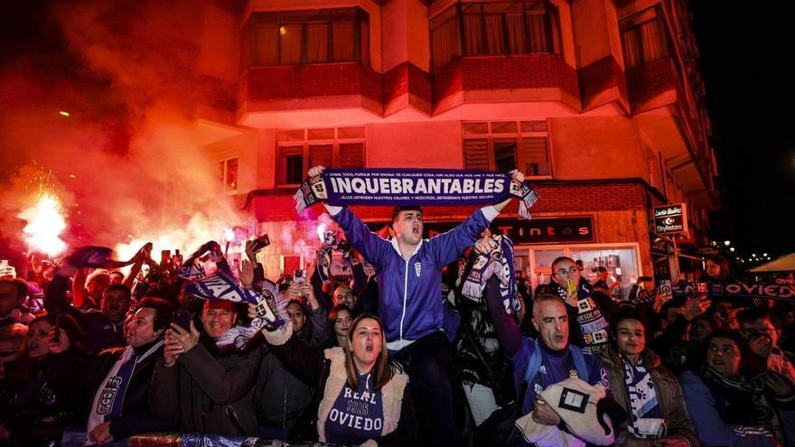 VÍDEO: Así vivieron los aficionados del Real Oviedo las horas previas al derbi