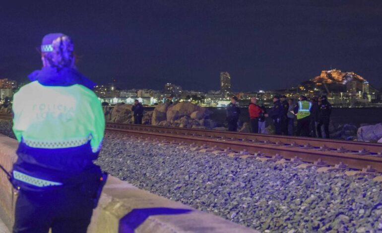 Un tren mata en Alicante a una joven de 24 años al arrollarla a su paso por San Gabriel