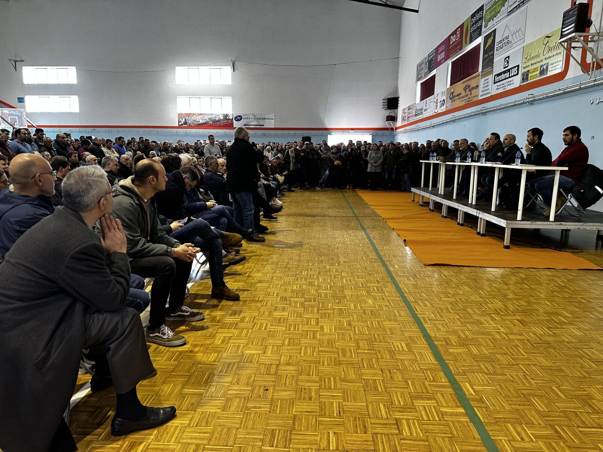 EN FOTOS: Tensión entre ganaderos y el Principado en Tineo por las medidas contra la tuberculosis bovina