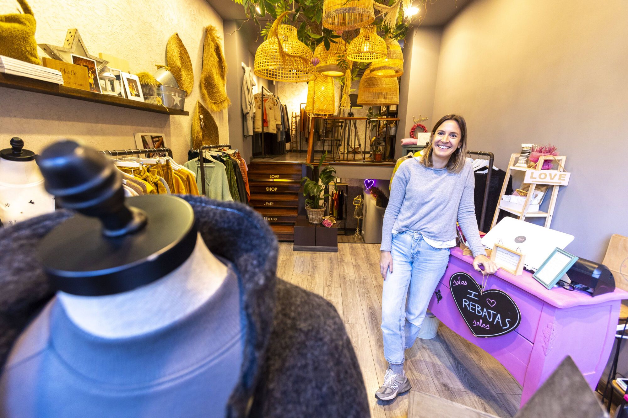 EN FOTOS: El frío helado anima las ventas en Oviedo