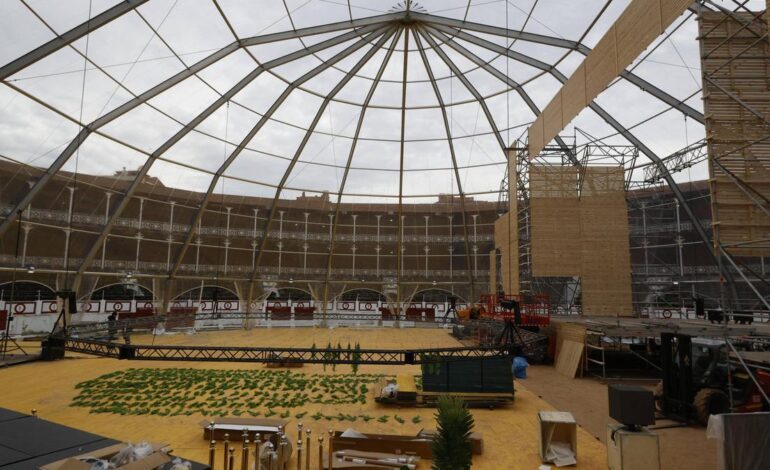 así es la cúpula, escenario y decoración que se levanta en El Bibio