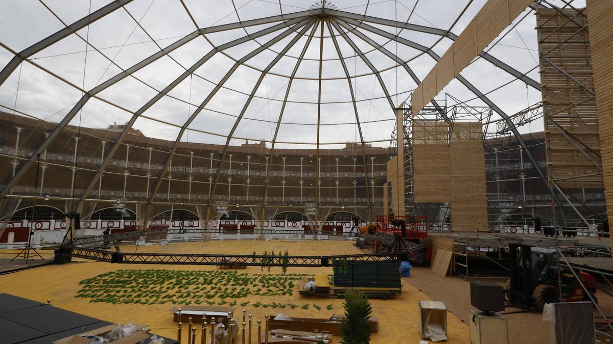 así es la cúpula, escenario y decoración que se levanta en El Bibio