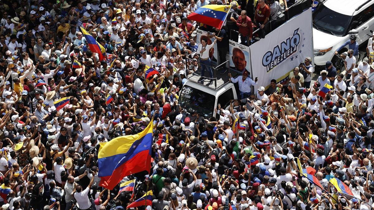 Venezuela, en vilo por las manifestaciones a favor y en contra de la toma de posesión de Maduro