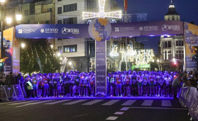 ASTURIAS SAN SILVESTRE 2024 | Playeros y gorros de Navidad, para despedir el año en Asturias: más de X personas participan en las “San Silvestre” repartidas por toda la región