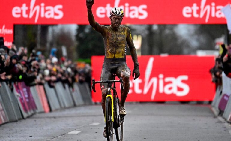 Wout Van Aert reina en el infierno del barro