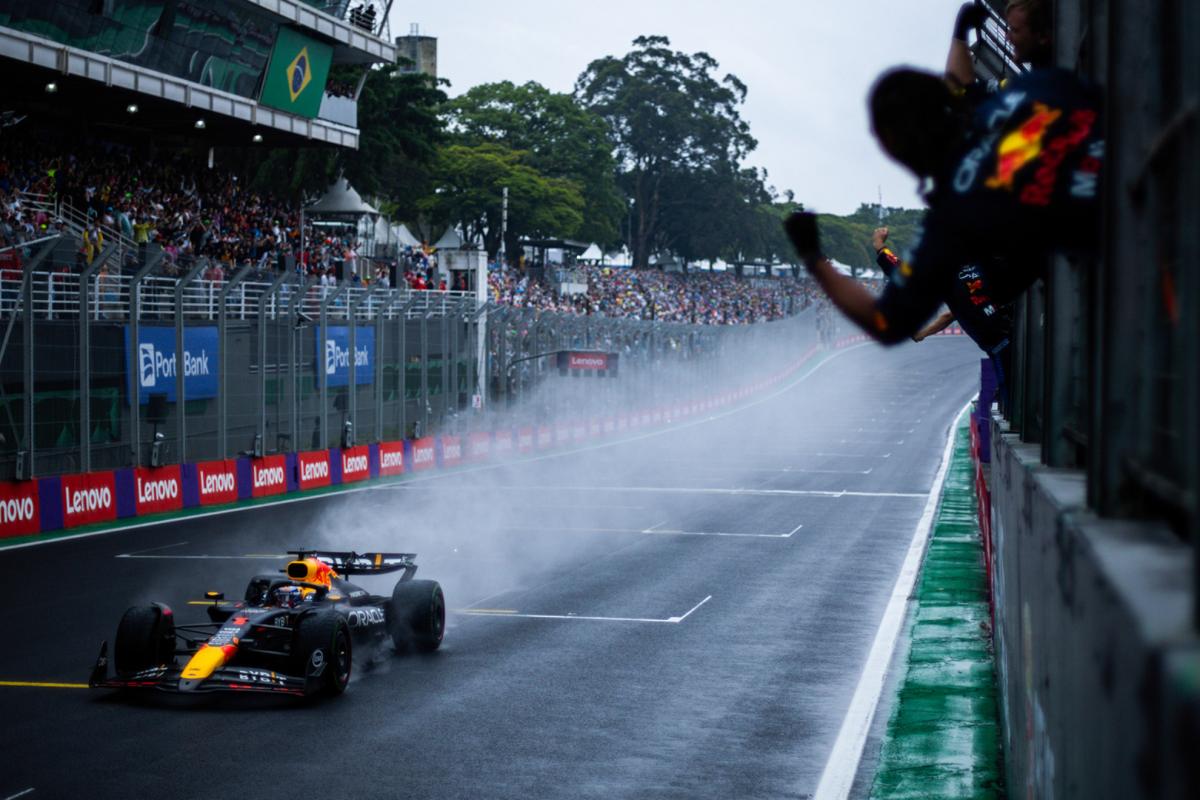 Verstappen reta a la historia: «Está cerca de ser el mejor de todos los tiempos»