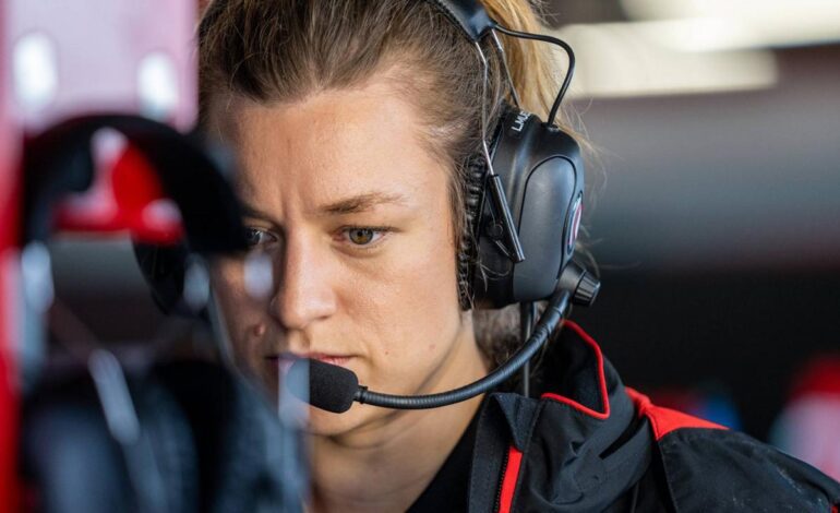 Laura Mueller, la primera mujer que sonará por la radio como ingeniero de pista en la historia de la F1