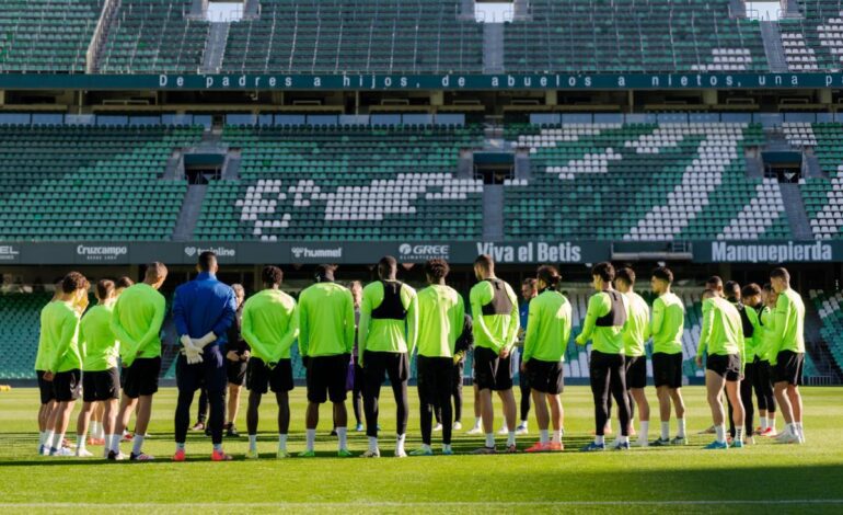 El Betis, centrado en la búsqueda de un nueve en un mercado de alta demanda