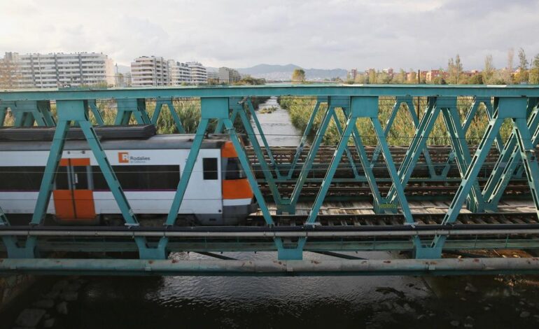 TRASPASO RODALIES | Así es la R1: lo que sabemos y no sabemos del traspaso de la primera línea de Rodalies al Govern