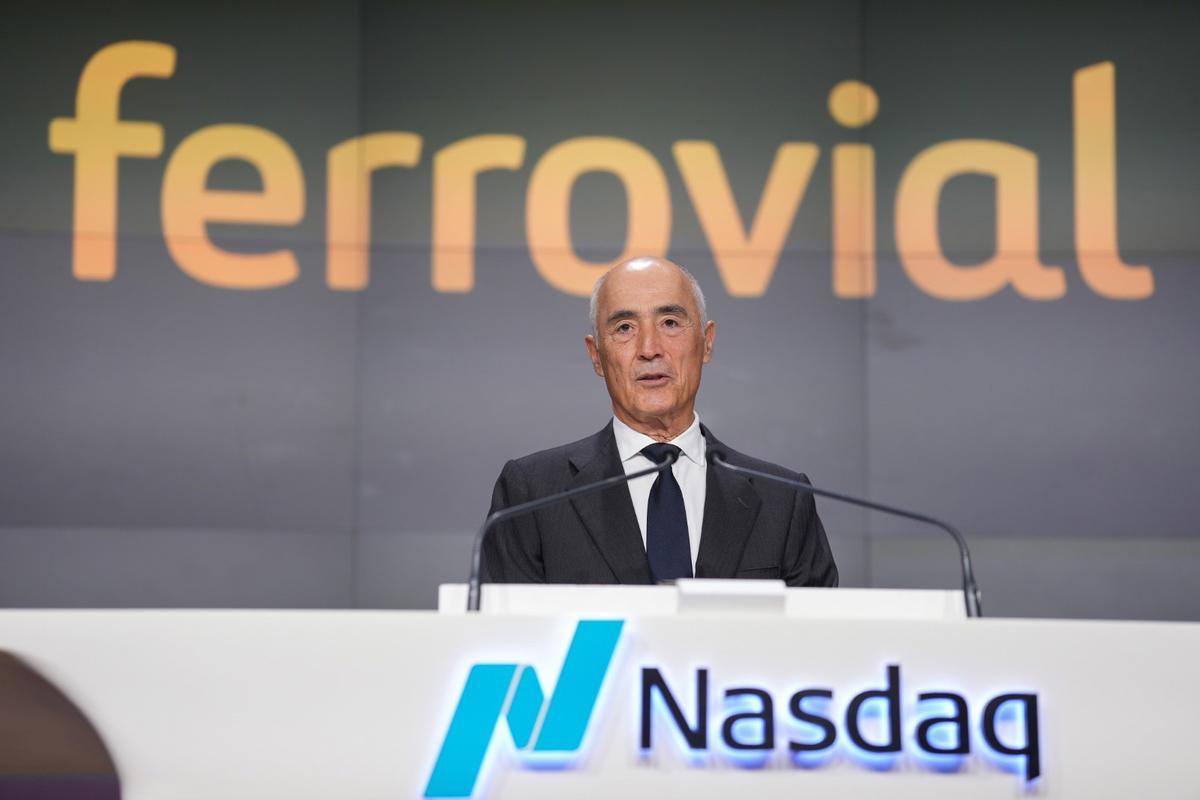 Archivo - El presidente de Ferrovial, Rafael del Pino, en el acto de toque de campana en la Bolsa de Nueva York