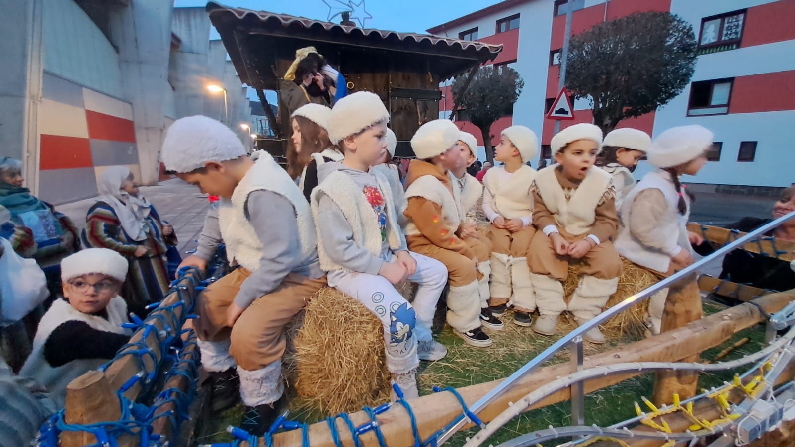 Así fueron las cabalgatas en Mieres y Langreo