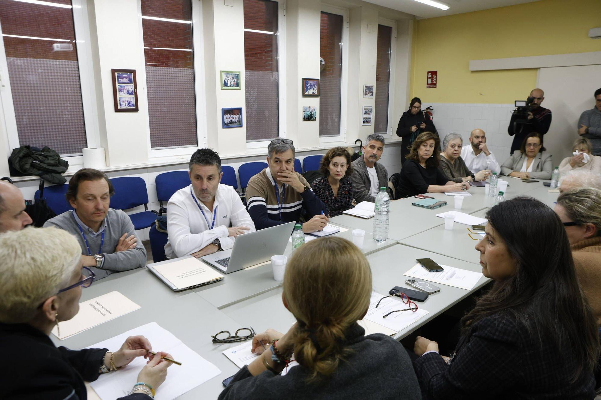 El Consejo de Salud celebrado en Gijón después del paro de la expansión de Cabueñes, en imágenes