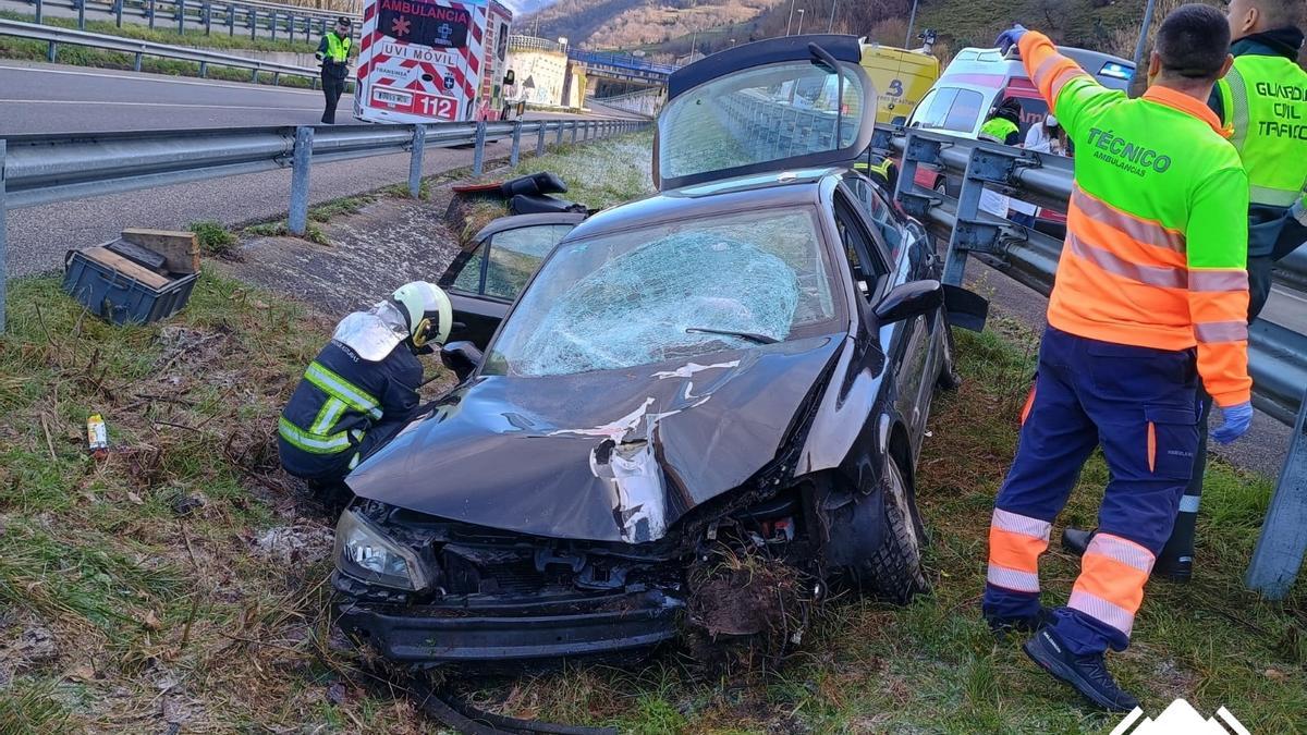 Un herido en un aparatoso accidente de tráfico en el corredor del Aller