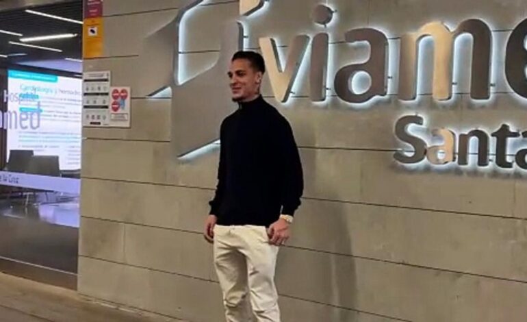 Antony ya está en Sevilla para comenzar su aventura en el Betis