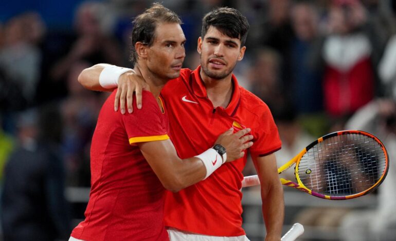 Carlos Alcaraz estrena una rutina en Australia que a todos recuerda a una famosa manía de Rafa Nadal sobre la pista