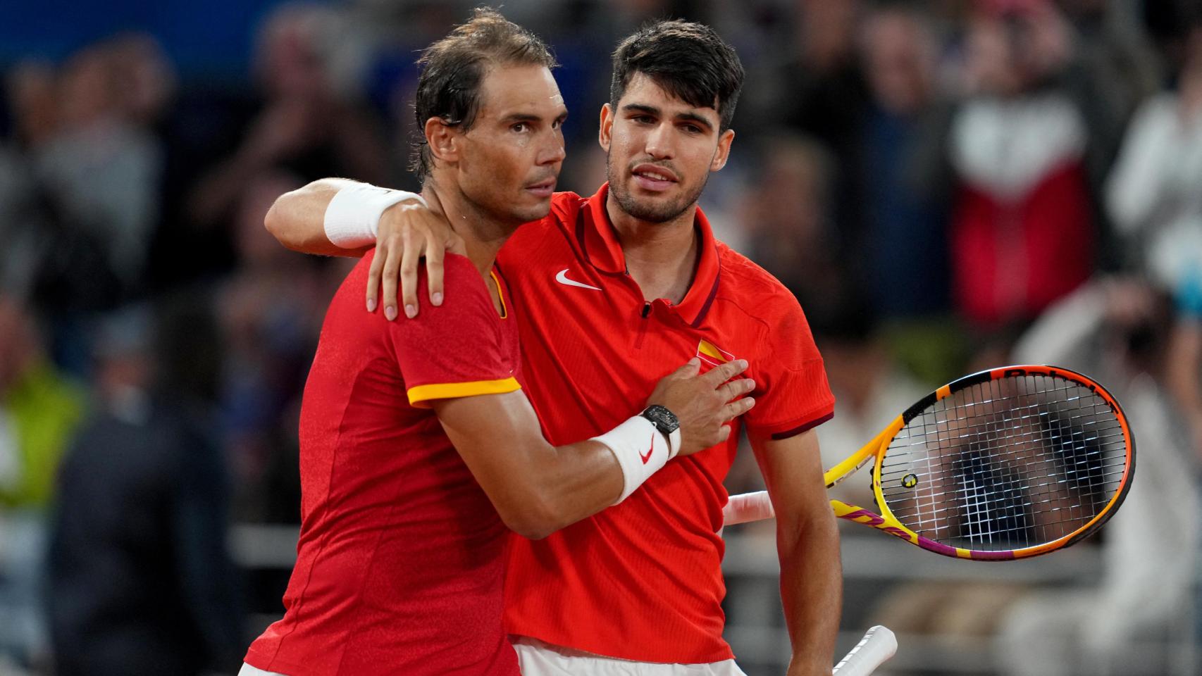 Carlos Alcaraz estrena una rutina en Australia que a todos recuerda a una famosa manía de Rafa Nadal sobre la pista