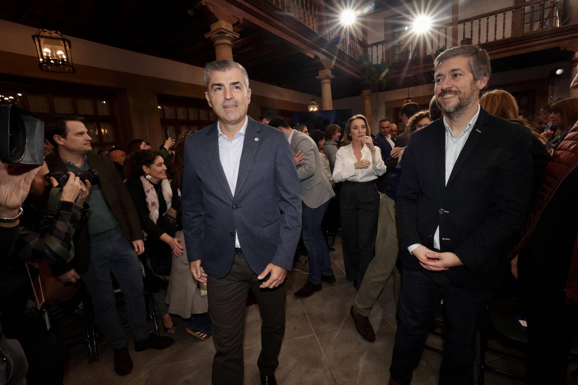 Feijóo clausura junto a Álvaro Queipo en Oviedo el acto de presentación de la 'Declaración de Asturias'