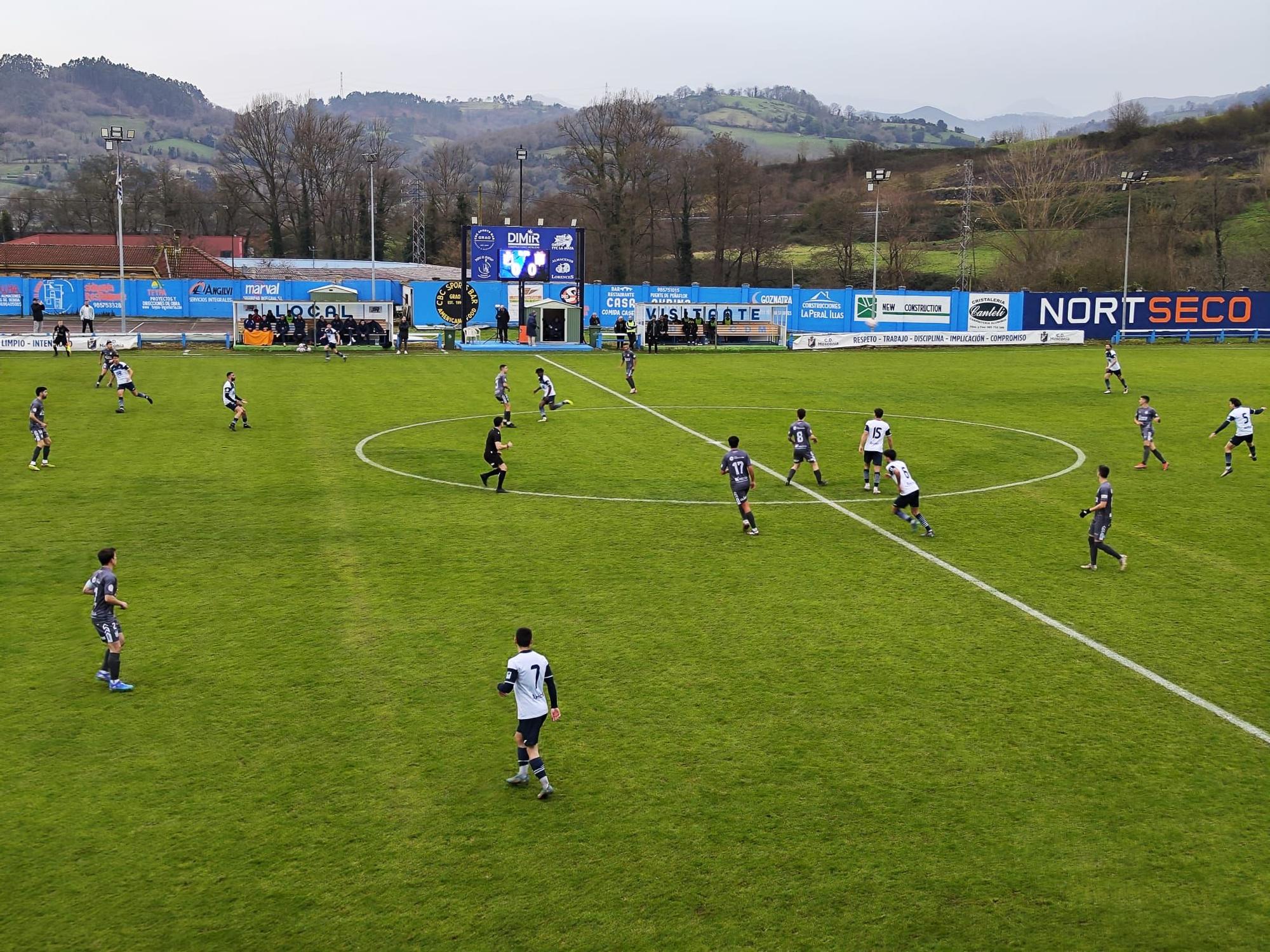 En imágenes: tarde de fútbol en la cancha de Moscón